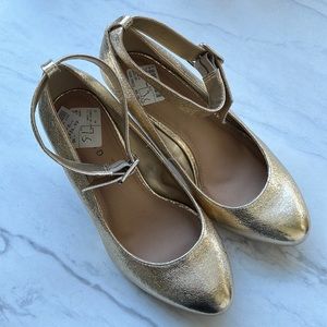 Torrid Gold Wedge Heel Shoes - Size 7.5 Wide